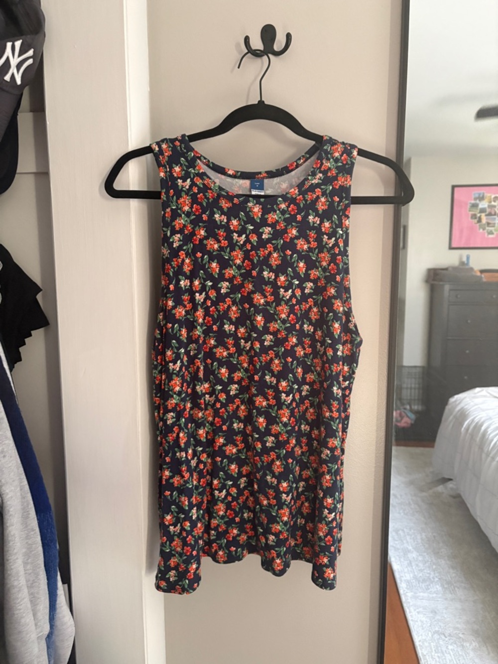 Old Navy Medium Luxe Floral Sleeveless Tank Top
